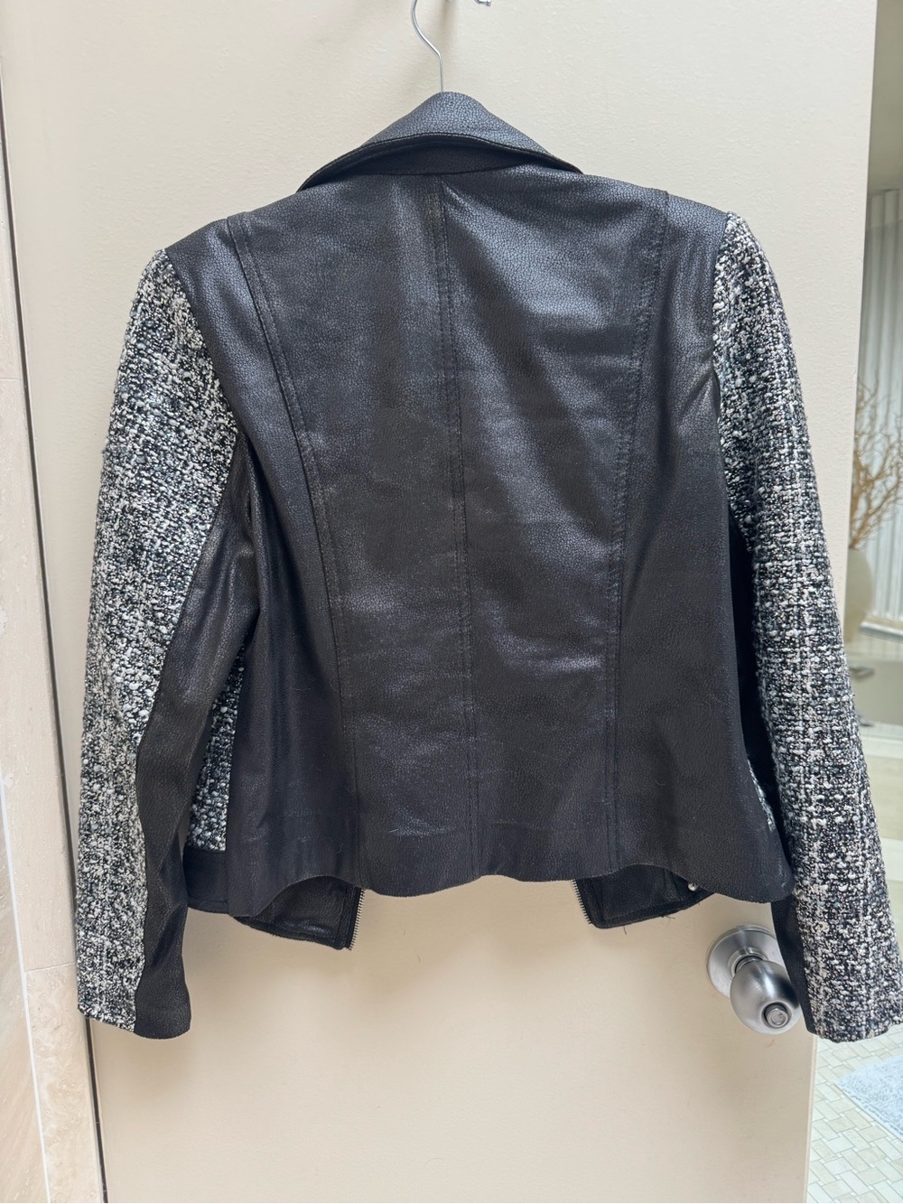 Insight Jacket - Picture 2 of 3